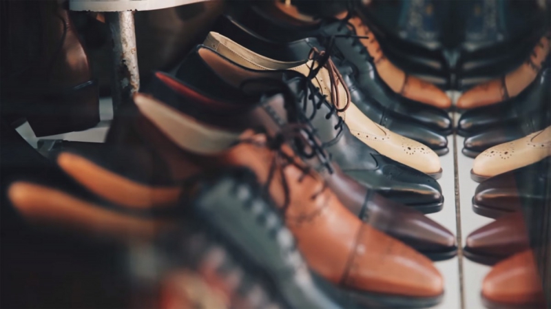cordonnerie-ST PAUL DE VENCE-min_shoe_shop_footwear_leather_shoe_lace-55873